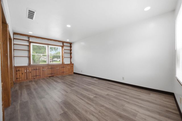 2918 N Vassar, Wichita, KS 67220