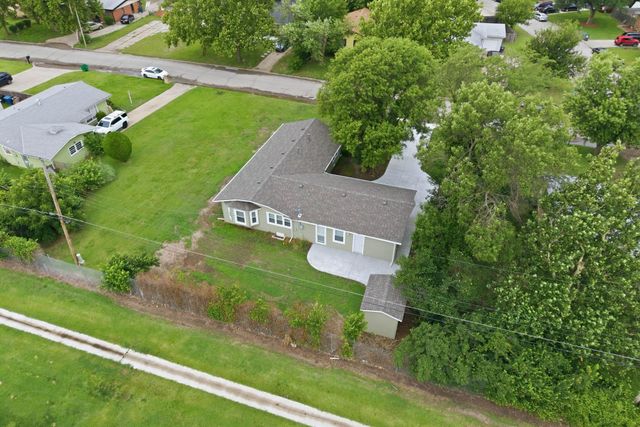 2918 N Vassar, Wichita, KS 67220