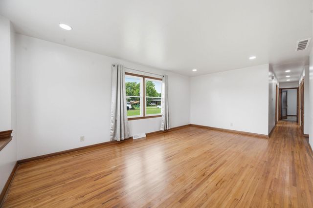 2918 N Vassar, Wichita, KS 67220