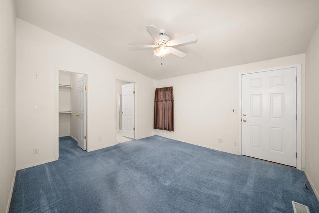 1037 W Sunny Creek Cir, Spokane, WA 99224