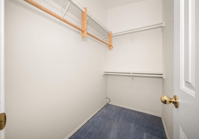 1037 W Sunny Creek Cir, Spokane, WA 99224