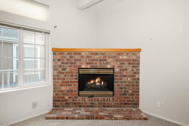 1037 W Sunny Creek Cir, Spokane, WA 99224