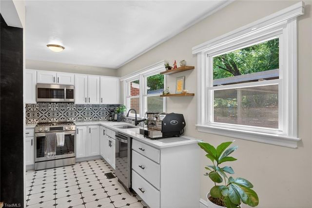 215 S Lindell Road, Greensboro, NC 27403