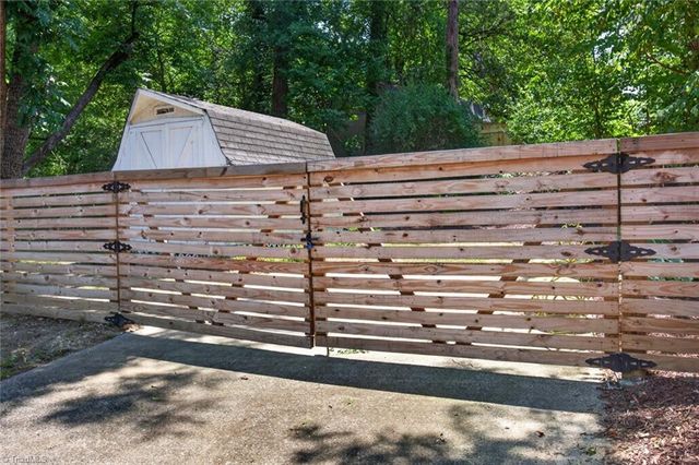 215 S Lindell Road, Greensboro, NC 27403