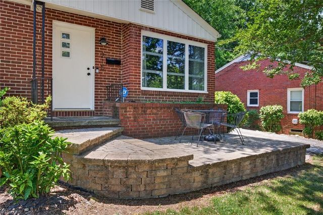 215 S Lindell Road, Greensboro, NC 27403