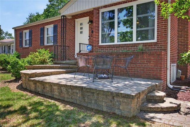215 S Lindell Road, Greensboro, NC 27403