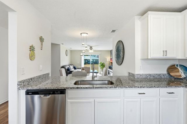 20 POST OAK LANE, Palm Coast, FL 32164