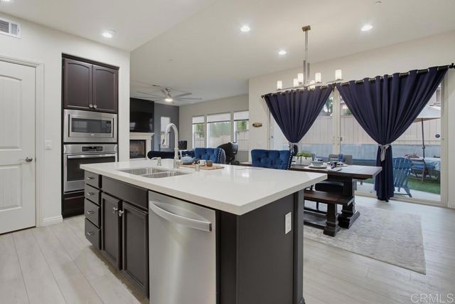 1089 Primrose Lane, Encinitas, CA 92024