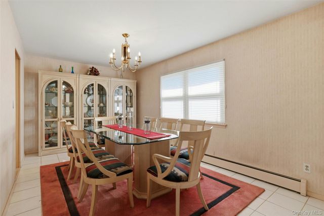 12 Kenny Street, Hauppauge, NY 11788