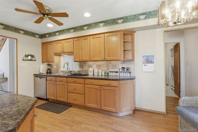 12 Kenny Street, Hauppauge, NY 11788