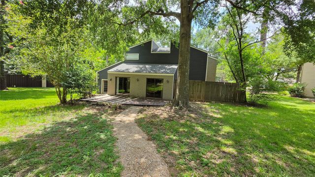 109 Springs Edge Drive, Conroe, TX 77356