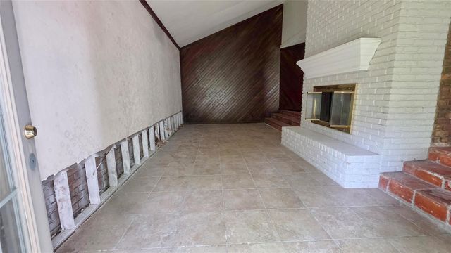 109 Springs Edge Drive, Conroe, TX 77356