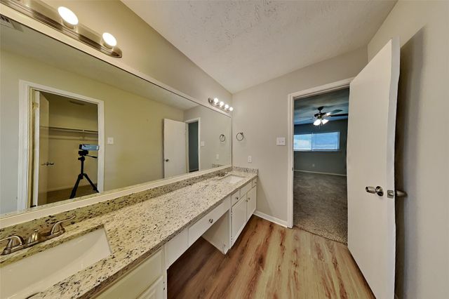 4935 Pecan Grove Drive, Pearland, TX 77584