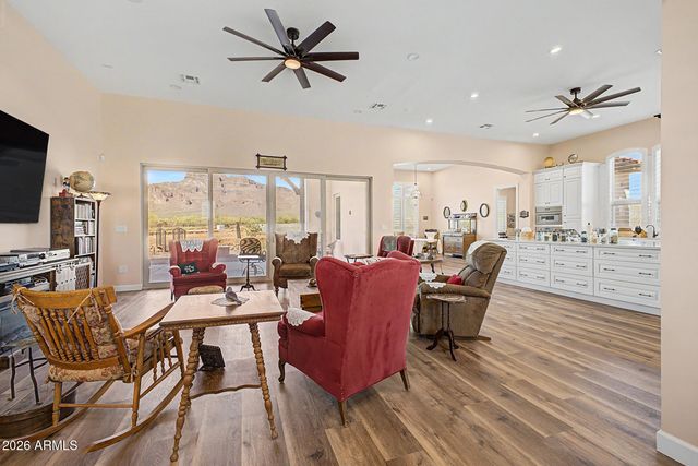 6519 E SOUTHERN Avenue, Apache Junction, AZ 85119