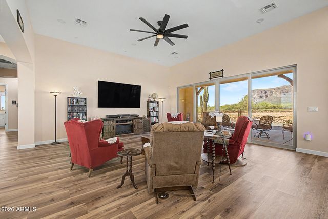 6519 E SOUTHERN Avenue, Apache Junction, AZ 85119