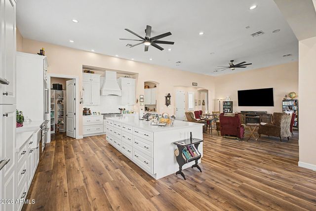 6519 E SOUTHERN Avenue, Apache Junction, AZ 85119