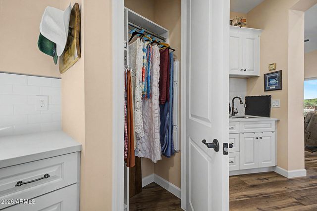 6519 E SOUTHERN Avenue, Apache Junction, AZ 85119