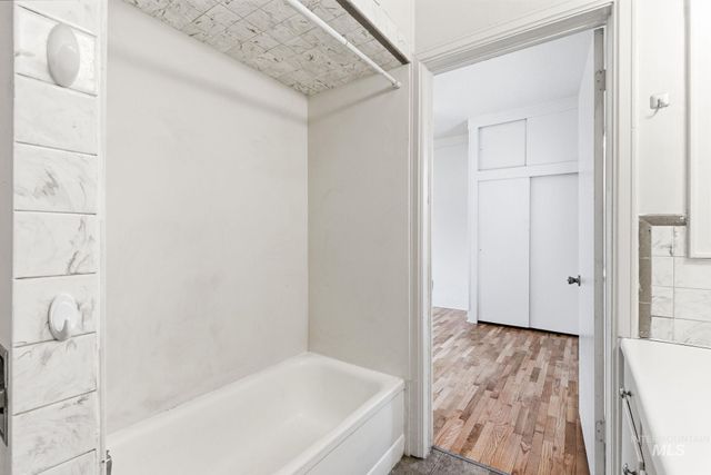 428 S Almond St, Nampa, ID 83686