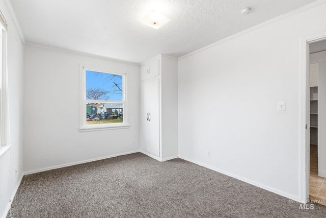 428 S Almond St, Nampa, ID 83686