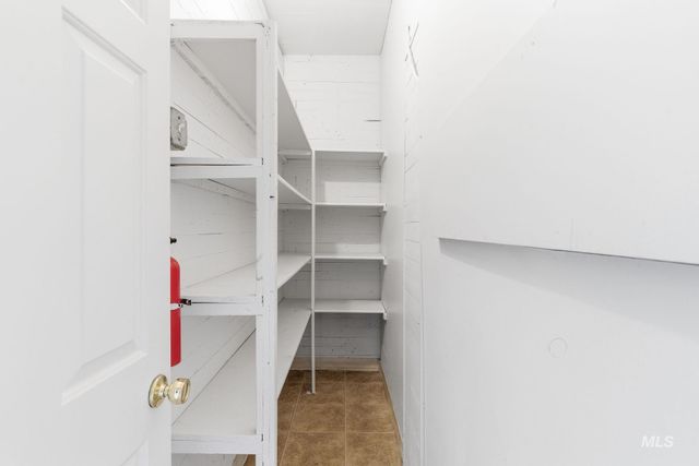 428 S Almond St, Nampa, ID 83686