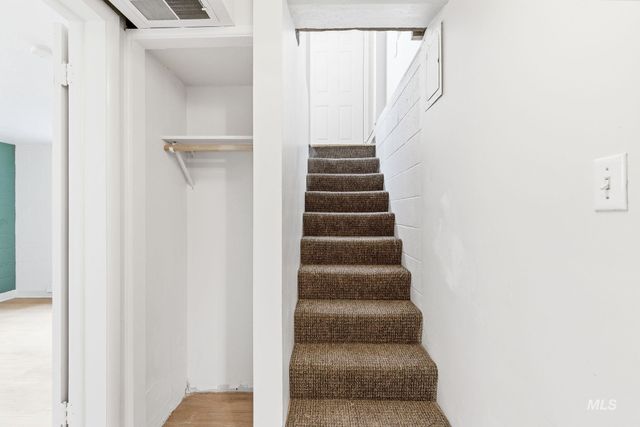 428 S Almond St, Nampa, ID 83686