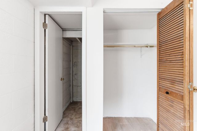 428 S Almond St, Nampa, ID 83686