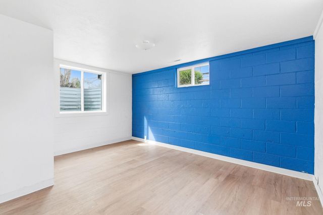 428 S Almond St, Nampa, ID 83686