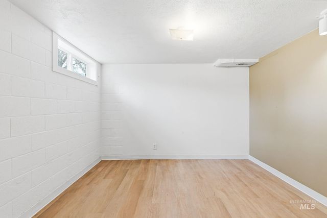 428 S Almond St, Nampa, ID 83686