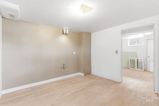 428 S Almond St, Nampa, ID 83686