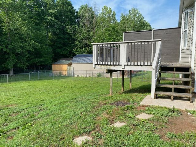 608 Woodhaven Dr, Clarksville, TN 37042