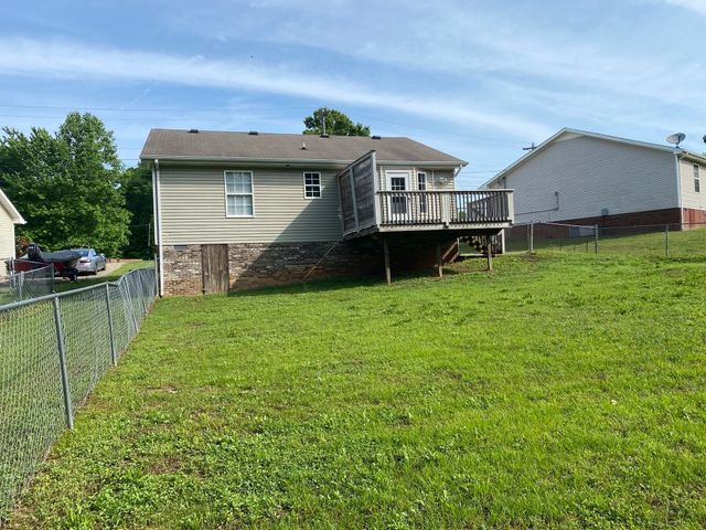 608 Woodhaven Dr, Clarksville, TN 37042