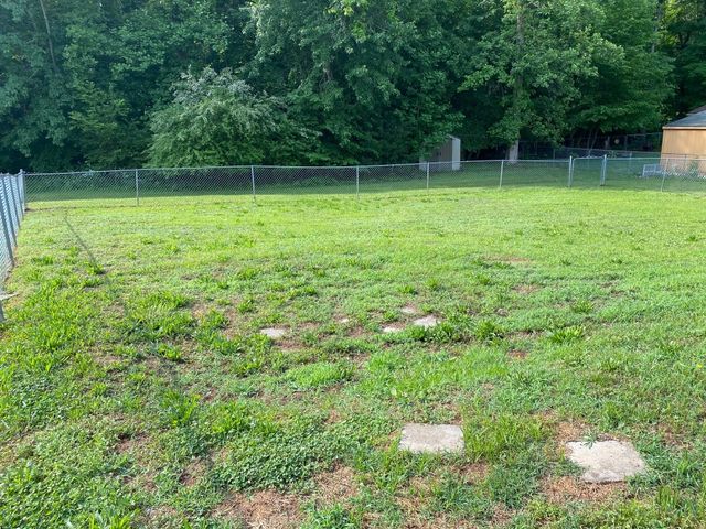 608 Woodhaven Dr, Clarksville, TN 37042