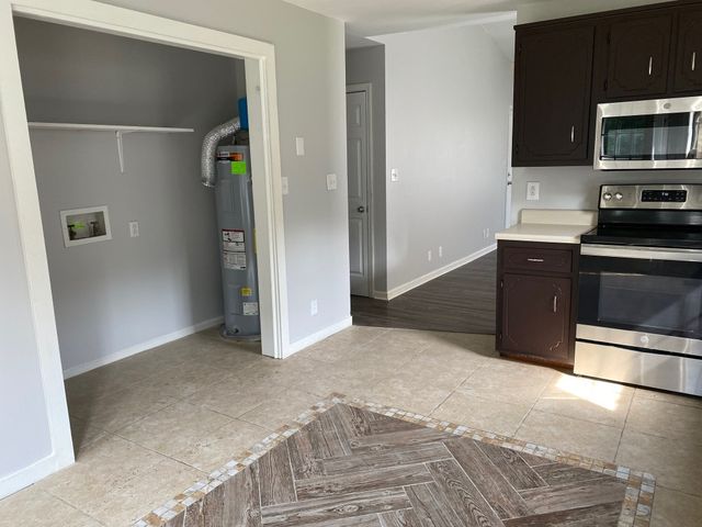 608 Woodhaven Dr, Clarksville, TN 37042