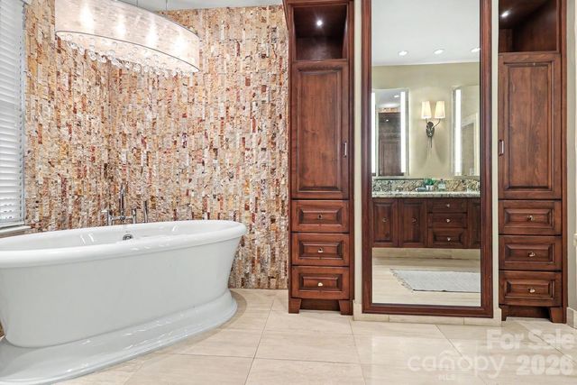 1120 Dilworth Crescent Row, Charlotte, NC 28203