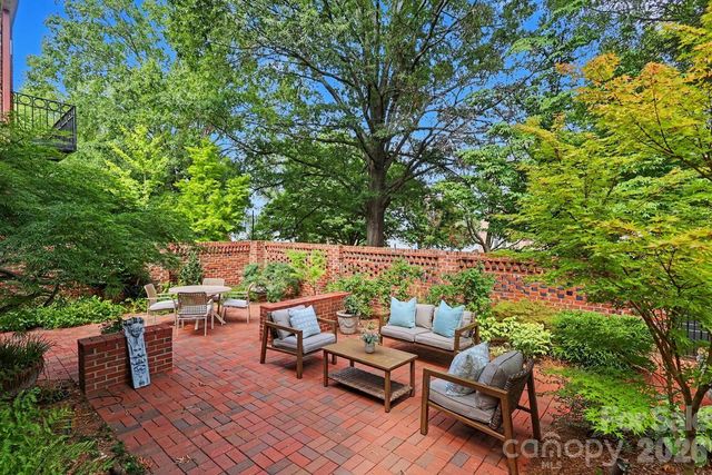 1120 Dilworth Crescent Row, Charlotte, NC 28203