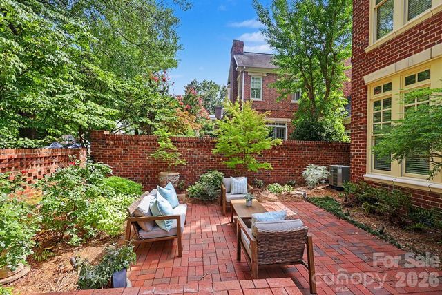 1120 Dilworth Crescent Row, Charlotte, NC 28203