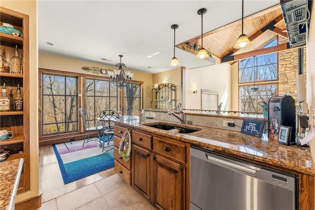 1206 E Timber Top Drive, Rogers, AR 72756