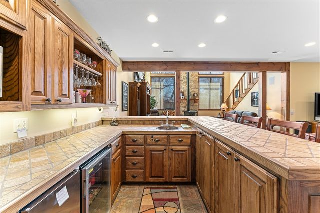 1206 E Timber Top Drive, Rogers, AR 72756