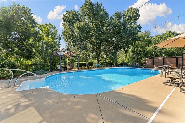 1206 E Timber Top Drive, Rogers, AR 72756