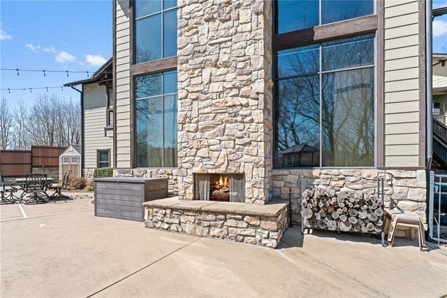 1206 E Timber Top Drive, Rogers, AR 72756