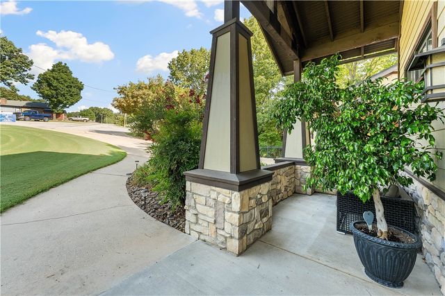 1206 E Timber Top Drive, Rogers, AR 72756