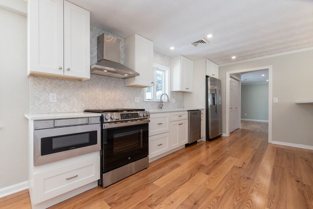 689 Old Connecticut Path, Framingham, MA 01701