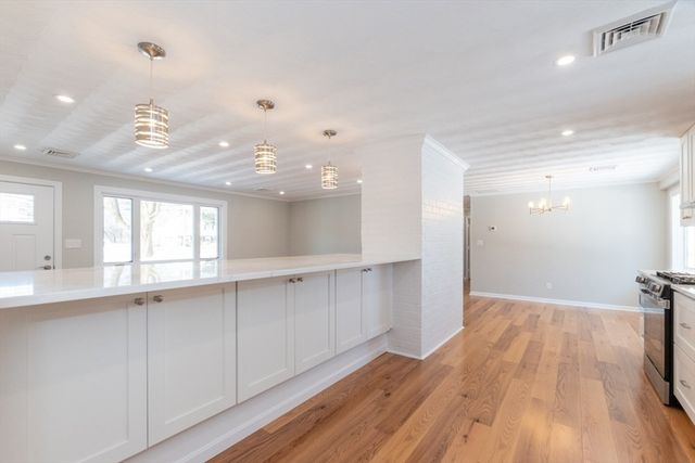 689 Old Connecticut Path, Framingham, MA 01701