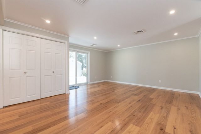 689 Old Connecticut Path, Framingham, MA 01701