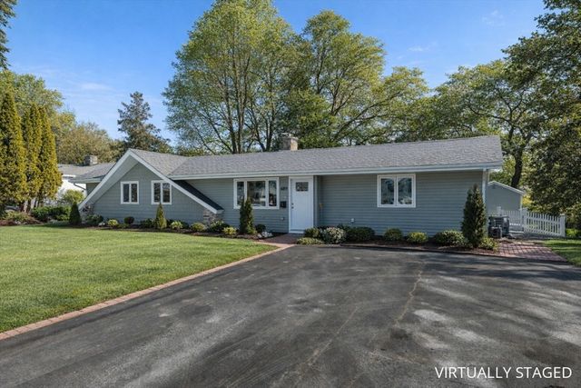 689 Old Connecticut Path, Framingham, MA 01701