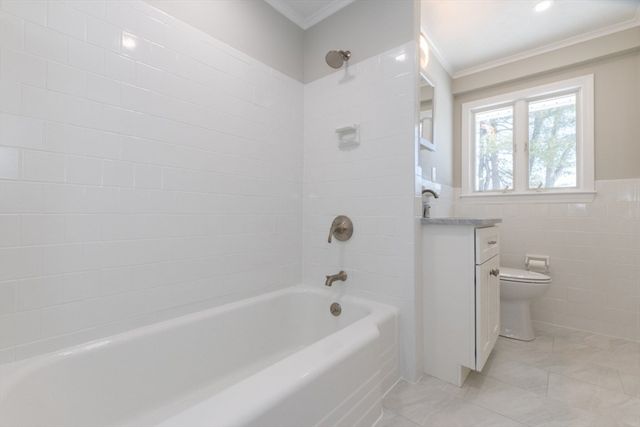 689 Old Connecticut Path, Framingham, MA 01701