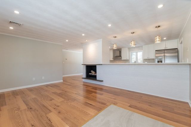 689 Old Connecticut Path, Framingham, MA 01701