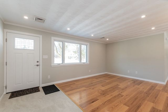 689 Old Connecticut Path, Framingham, MA 01701