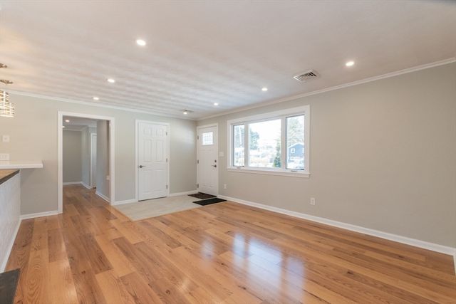 689 Old Connecticut Path, Framingham, MA 01701