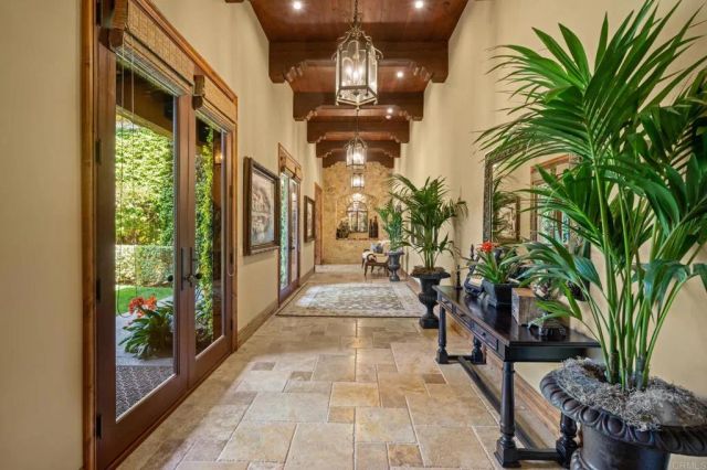 6314 El Apajo, Rancho Santa Fe, CA 92067
